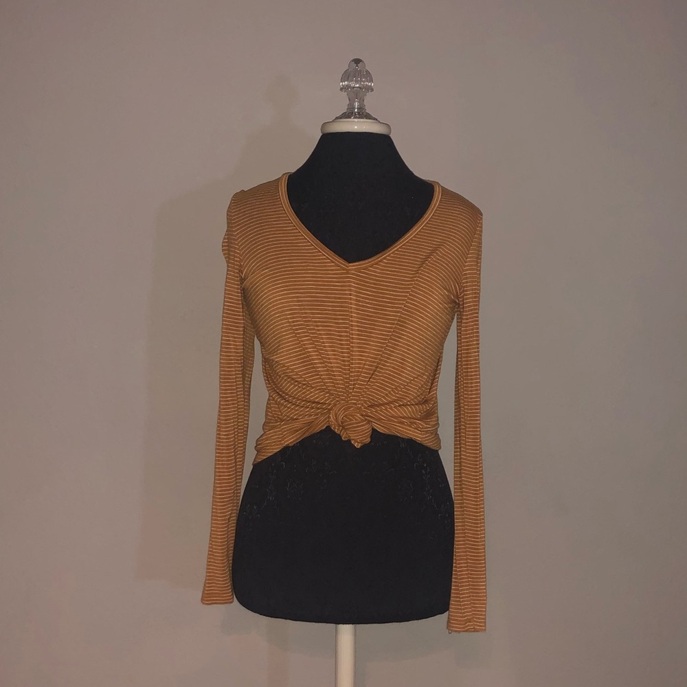 3/$12 American Eagle Soft & Sexy V-neck Tee size S